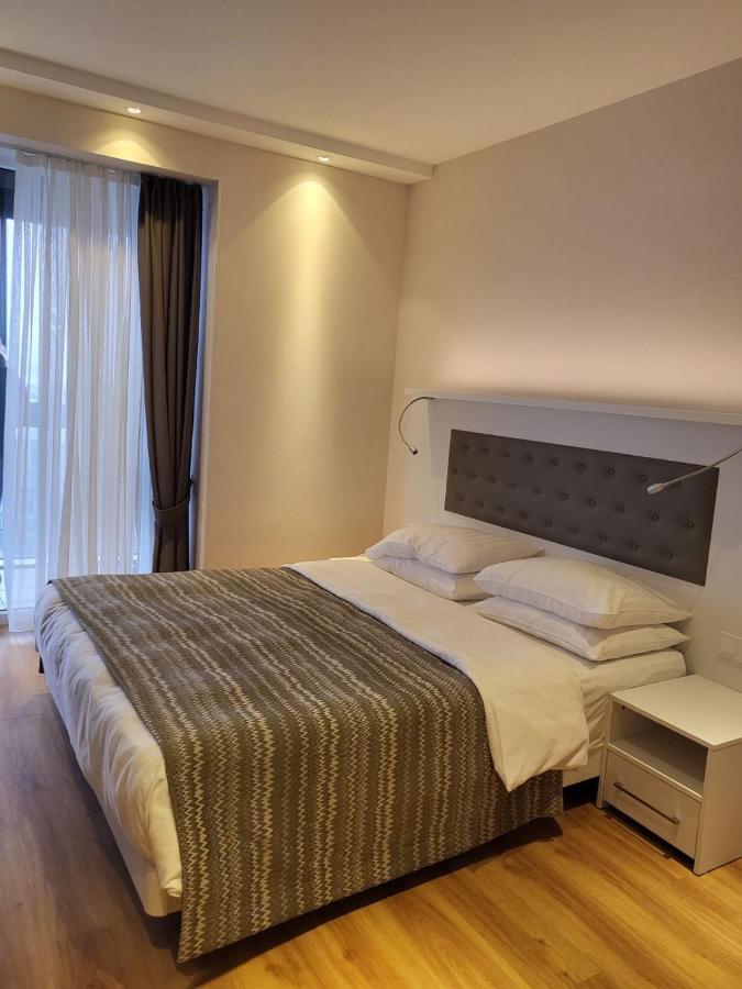 Apartment 16,26,27 Floors In Alliance Palace Batumi Exterior photo